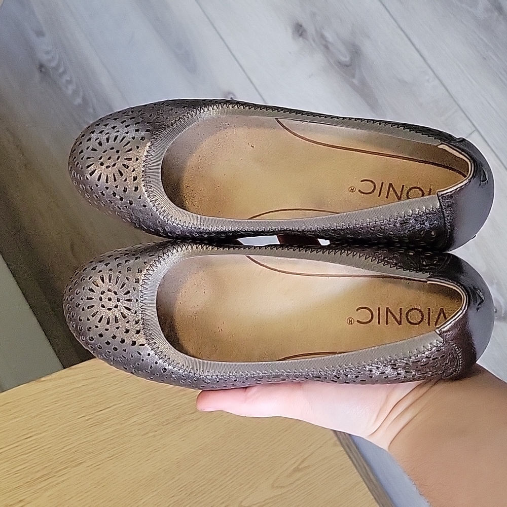 Vionic flat darker silver color